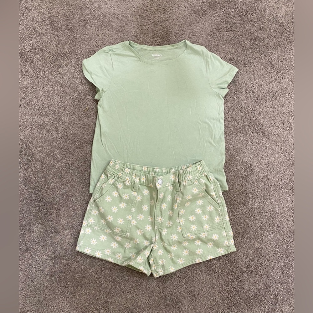 Girls Old Navy Daisy Outfit size 14/16 - mint green